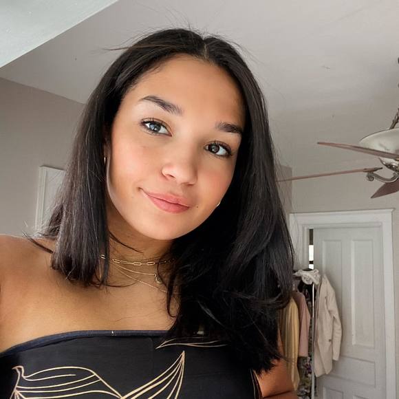 ari_gomez15